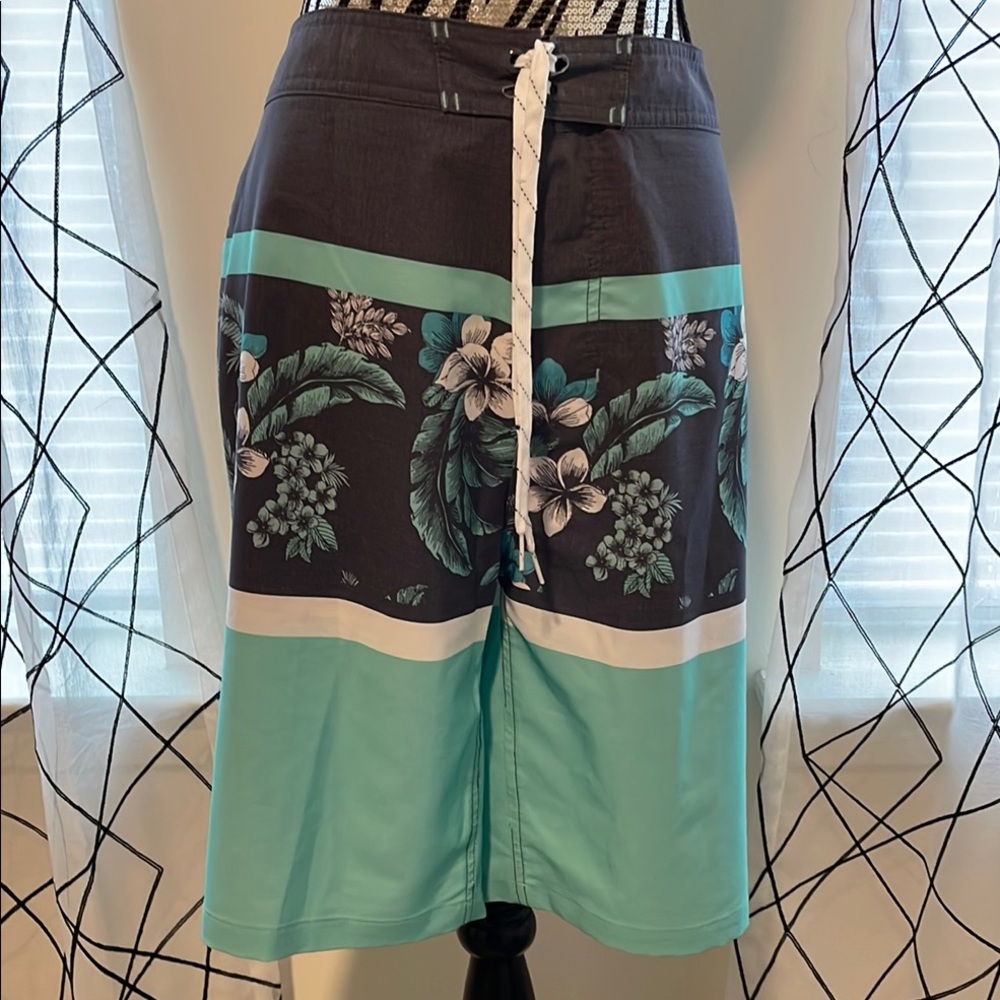 Men’s Floral Print Board Shorts Size 38